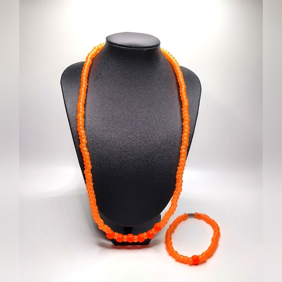 GLOW NECKLACE - Picture 6 of 10